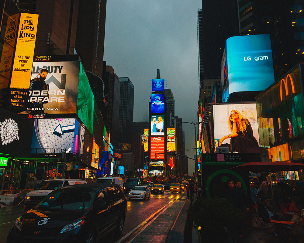 dooh-advertising-led-display-6.jpg