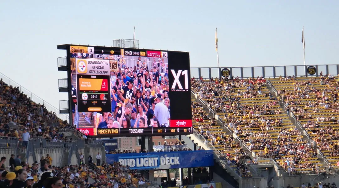 stadium-auxillary-screen hire for events.webp